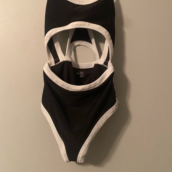 Swimsuit - Picture 2 of 3